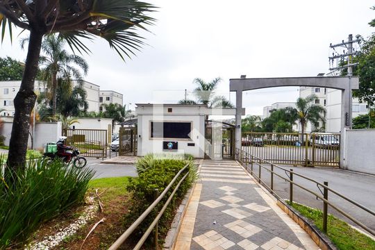 Fachada do Condomínio de apartamento para alugar com 2 quartos, 43m² em Jardim Ansalca, Guarulhos
