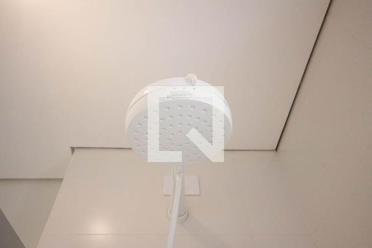 Detalhe do banheiro de apartamento para alugar com 1 quarto, 53m² em Alto da Boa Vista, Ribeirão Preto