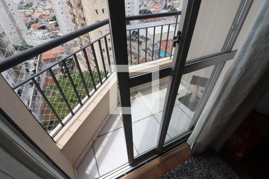 Sacada de apartamento à venda com 2 quartos, 57m² em Santa Teresinha, São Paulo