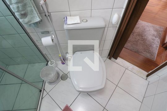 Banheiro  de apartamento à venda com 2 quartos, 57m² em Santa Teresinha, São Paulo