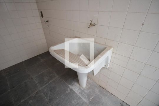 Área de Serviço de casa à venda com 4 quartos, 200m² em Jardim Leblon, Belo Horizonte