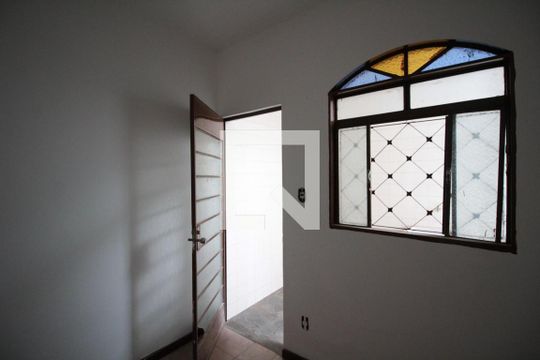 Quarto de Serviço de casa à venda com 4 quartos, 200m² em Jardim Leblon, Belo Horizonte