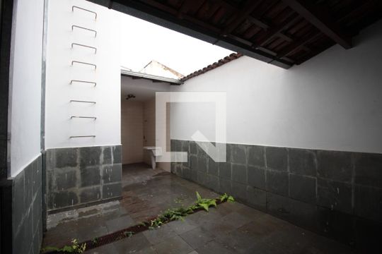 Quintal de casa à venda com 4 quartos, 200m² em Jardim Leblon, Belo Horizonte
