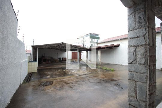 Garagem de casa à venda com 4 quartos, 200m² em Jardim Leblon, Belo Horizonte