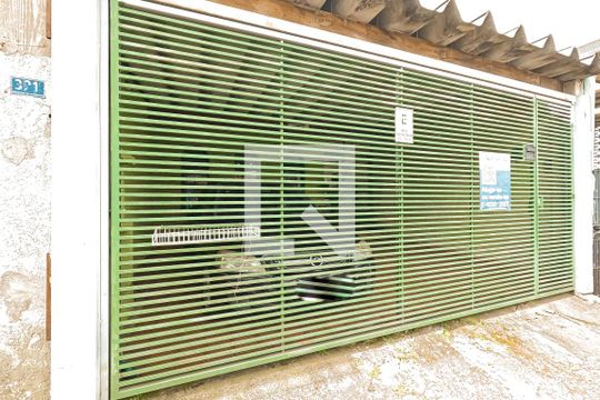 Fachada da Casa de casa à venda com 2 quartos, 180m² em Vila Florida, Guarulhos