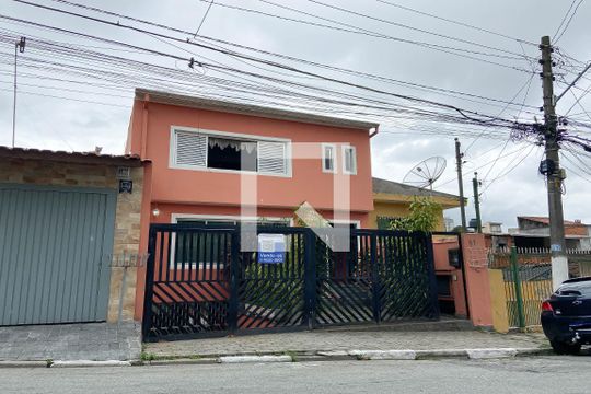 Fachada de casa à venda com 2 quartos, 184m² em Bussocaba, Osasco
