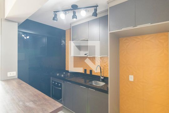 Cozinha de apartamento para alugar com 2 quartos, 58m² em Vila Homero Thon, Santo André