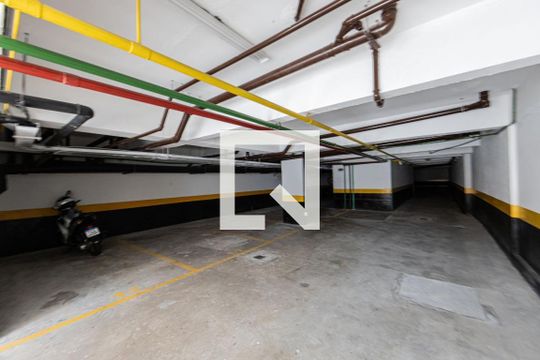 Garagem de apartamento para alugar com 1 quarto, 30m² em Vila Granada, São Paulo