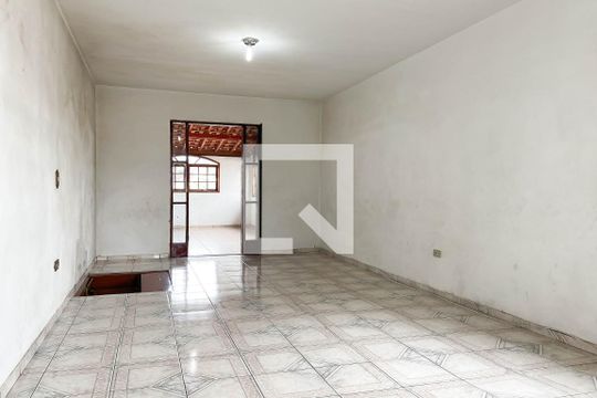 Sala no Sótão de casa à venda com 3 quartos, 200m² em Vila Yolanda, Osasco