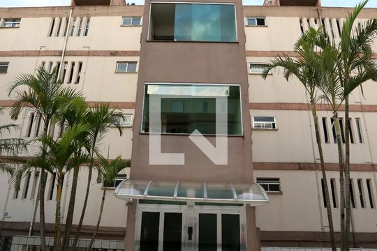 Fachada do Bloco de apartamento para alugar com 2 quartos, 49m² em Conjunto Habitacional Padre Manoel da Nóbrega, São Paulo