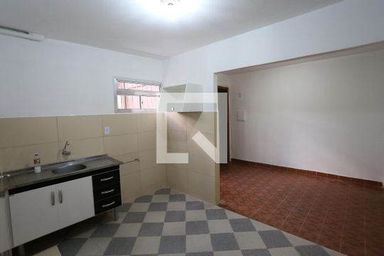 Cozinha de apartamento para alugar com 2 quartos, 49m² em Conjunto Habitacional Padre Manoel da Nóbrega, São Paulo