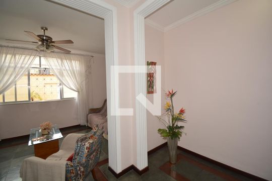 Sala de Estar de casa à venda com 4 quartos, 217m² em Váz Lobo, Rio de Janeiro