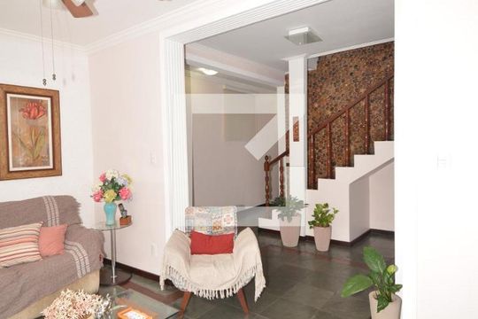 Sala de Estar de casa à venda com 4 quartos, 217m² em Váz Lobo, Rio de Janeiro