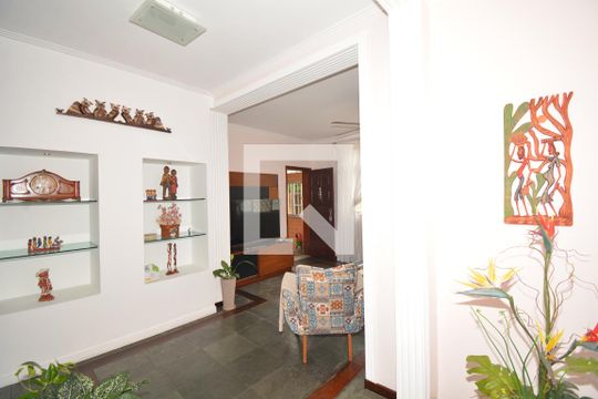 Sala de Estar de casa à venda com 4 quartos, 217m² em Váz Lobo, Rio de Janeiro