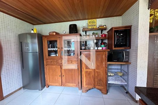 Cozinha de casa de condomínio à venda com 4 quartos, 810m² em Condomínio Villa Bella, Itabirito