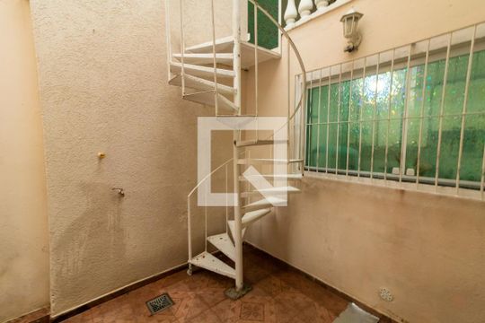 Quintal de casa à venda com 2 quartos, 143m² em Vila Sao Francisco, São Paulo