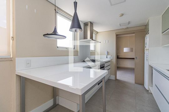Cozinha de apartamento à venda com 3 quartos, 200m² em Centro Histórico, Porto Alegre