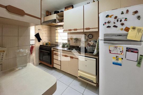 Cozinha de apartamento à venda com 2 quartos, 80m² em Vila Nova Conceição, São Paulo