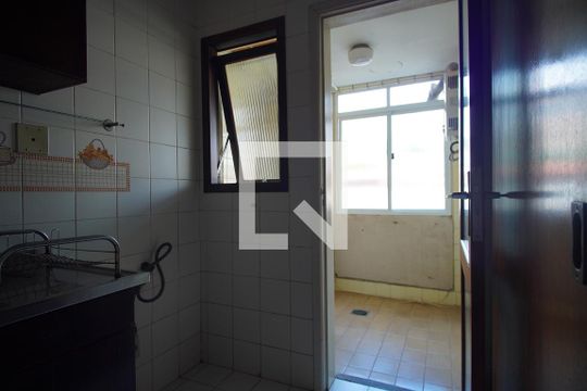 Cozinha  de apartamento para alugar com 2 quartos, 81m² em Jardim Lindóia, Porto Alegre