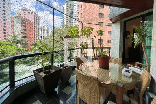 Varanda de apartamento à venda com 4 quartos, 357m² em Indianópolis, São Paulo