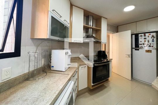 Cozinha de apartamento à venda com 4 quartos, 357m² em Indianópolis, São Paulo