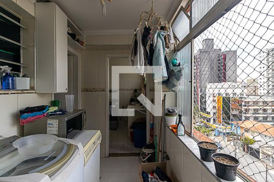 Área de serviço de apartamento para alugar com 3 quartos, 127m² em Vila Nova Conceição, São Paulo