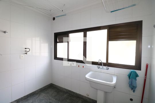 Area de Servço de apartamento para alugar com 4 quartos, 384m² em Pacaembu, São Paulo