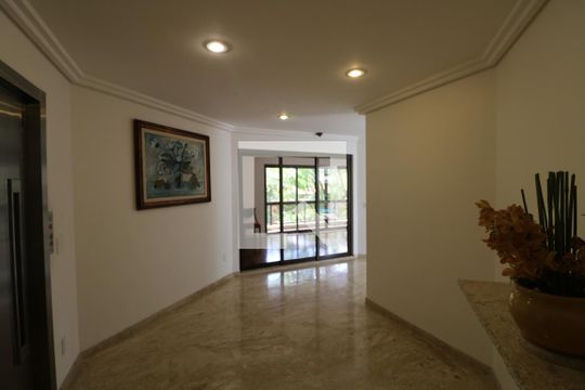 Hall Social  de apartamento à venda com 4 quartos, 384m² em Pacaembu, São Paulo