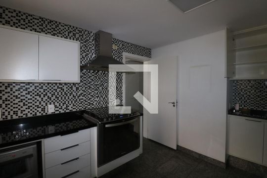 Cozinha de apartamento para alugar com 4 quartos, 384m² em Pacaembu, São Paulo