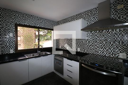 Cozinha de apartamento para alugar com 4 quartos, 384m² em Pacaembu, São Paulo