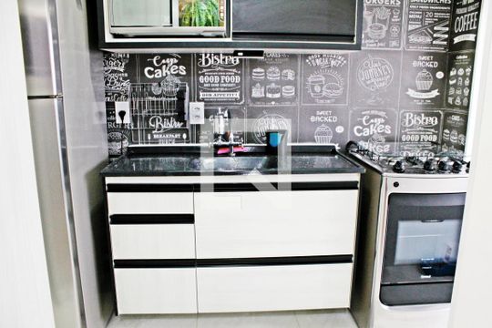 Cozinha de apartamento à venda com 1 quarto, 43m² em Jardim Helena, São Paulo