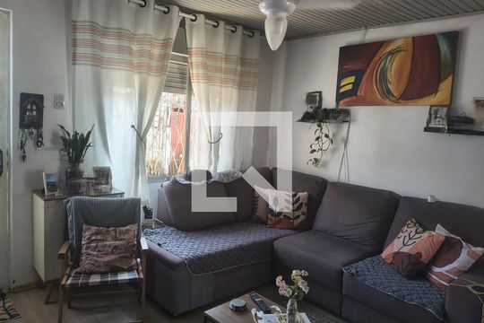 Sala de casa à venda com 3 quartos, 65m² em Jardim Carvalho, Porto Alegre