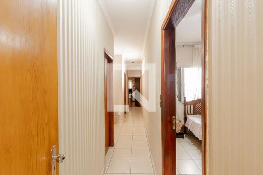 Corredor de casa à venda com 3 quartos, 400m² em Vila Água Funda, São Paulo