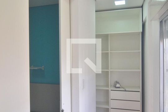 Closet de apartamento à venda com 2 quartos, 62m² em Marechal Rondon, Canoas