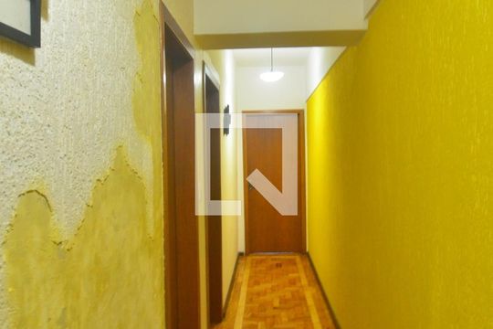 Corredor de apartamento à venda com 2 quartos, 62m² em Marechal Rondon, Canoas