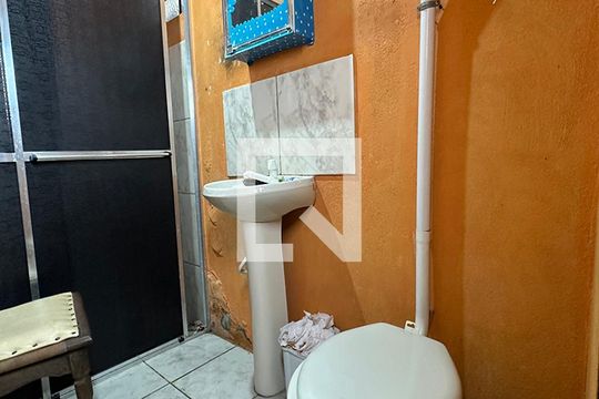 Banheiro de casa à venda com 3 quartos, 90m² em Santo Andre, São Leopoldo