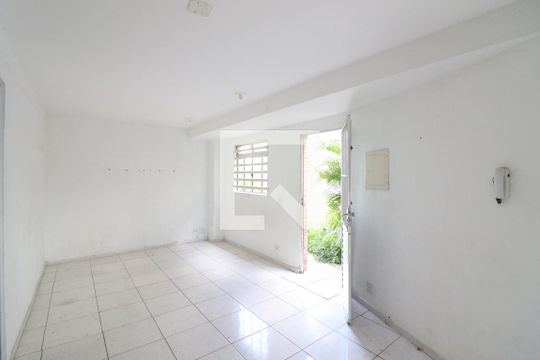 Sala de casa de condomínio à venda com 3 quartos, 95m² em Vila Celeste, São Paulo
