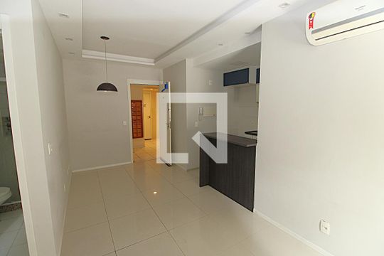 Sala de apartamento à venda com 2 quartos, 56m² em Del Castilho, Rio de Janeiro
