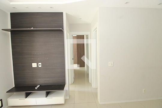 Corredor de apartamento à venda com 2 quartos, 56m² em Del Castilho, Rio de Janeiro