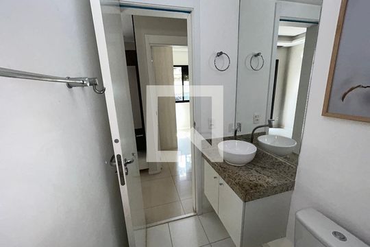 Banheiro Social de apartamento à venda com 2 quartos, 56m² em Del Castilho, Rio de Janeiro