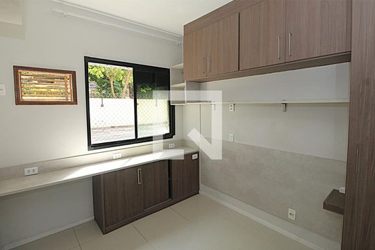Quarto de apartamento à venda com 2 quartos, 56m² em Del Castilho, Rio de Janeiro