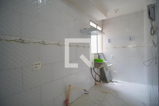 Cozinha  de apartamento à venda com 2 quartos, 42m² em Sarandi, Porto Alegre