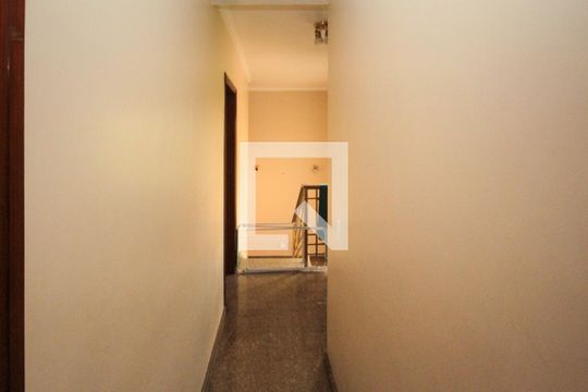 Corredor de casa à venda com 3 quartos, 400m² em Sítio da Figueira, São Paulo