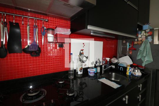 Cozinha de apartamento para alugar com 2 quartos, 72m² em Lapa, São Paulo
