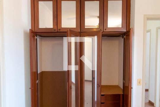Suíte - Armário de apartamento para alugar com 3 quartos, 94m² em Centro, Campinas