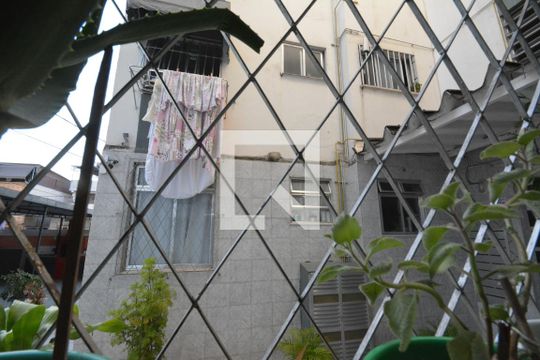 Vista do Quarto 2 de apartamento para alugar com 2 quartos, 75m² em Olaria, Rio de Janeiro