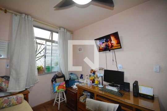 Quarto 2 de apartamento para alugar com 2 quartos, 75m² em Olaria, Rio de Janeiro