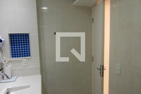 Banheiro de apartamento para alugar com 1 quarto, 40m² em Copacabana, Rio de Janeiro