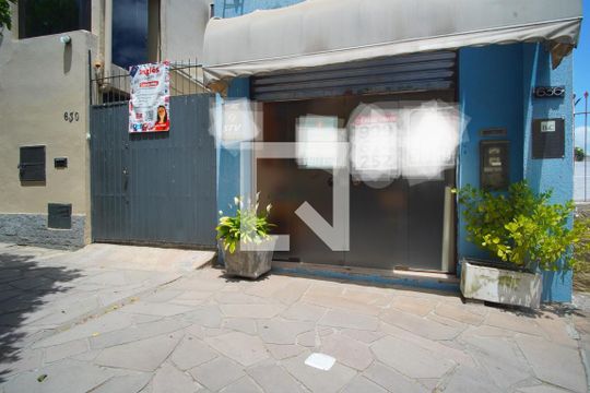 Fachada  segunda  casa  de casa à venda com 3 quartos, 200m² em São João, Porto Alegre