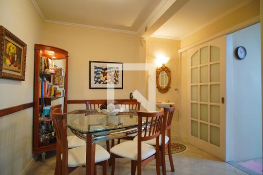 Sala de Jantar de casa à venda com 3 quartos, 200m² em São João, Porto Alegre